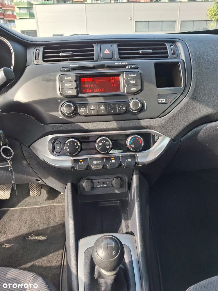 Kia Rio - 18