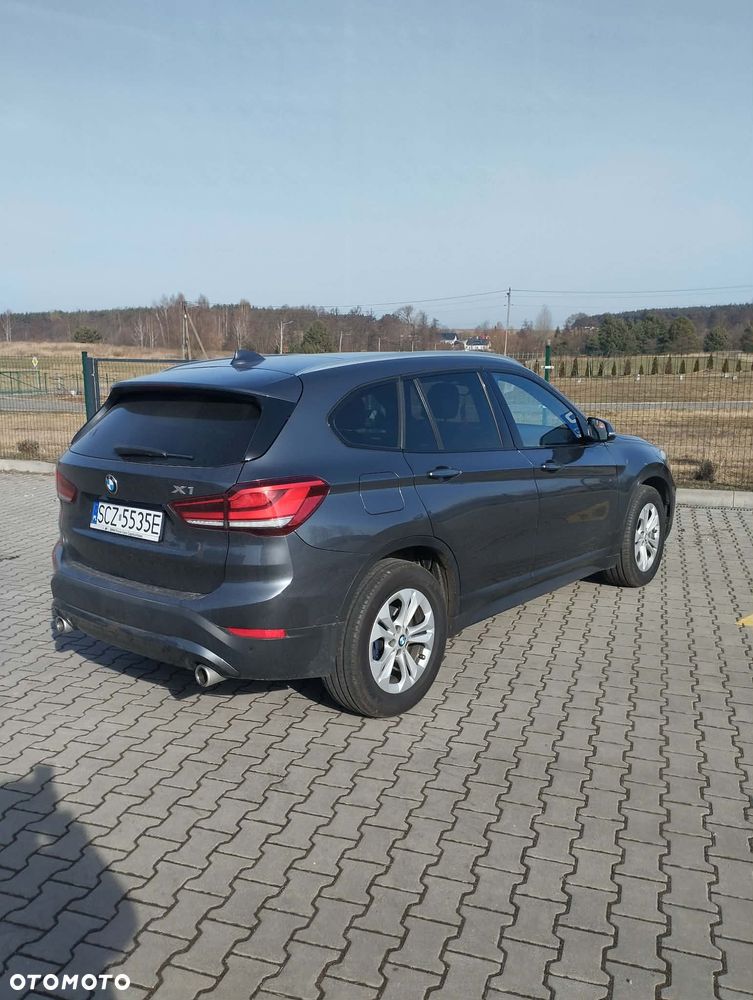 BMW X1 sDrive18d xLine - 8
