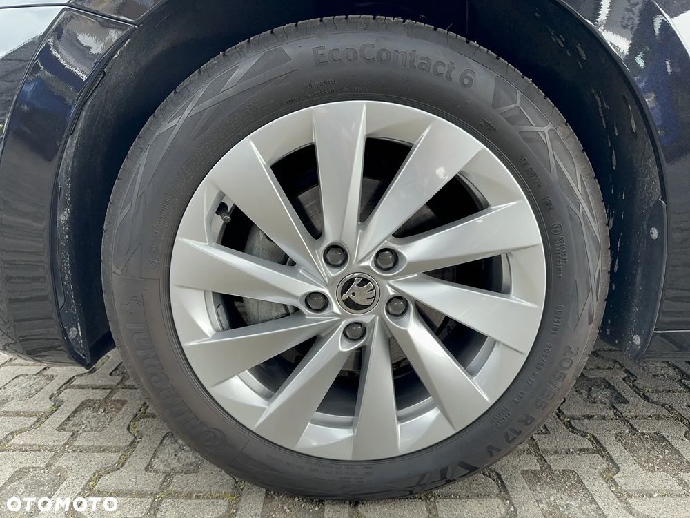 Skoda Octavia 1.5 TSI mHEV Selection DSG - 10
