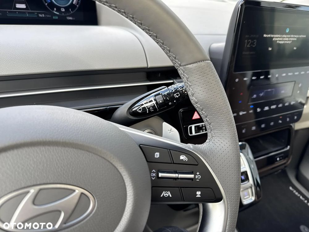 Hyundai Staria 1.6 T-GDI HEV Luxury - 22