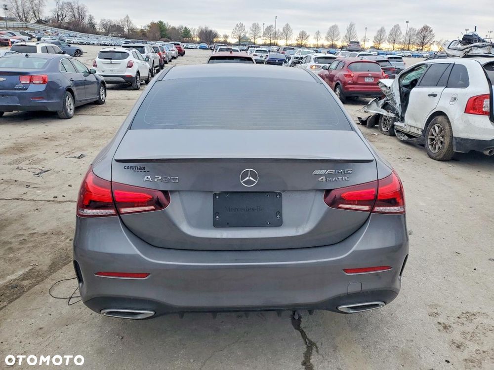 Mercedes-Benz Klasa A 220 4Matic 8G-DCT Special Edition - 6