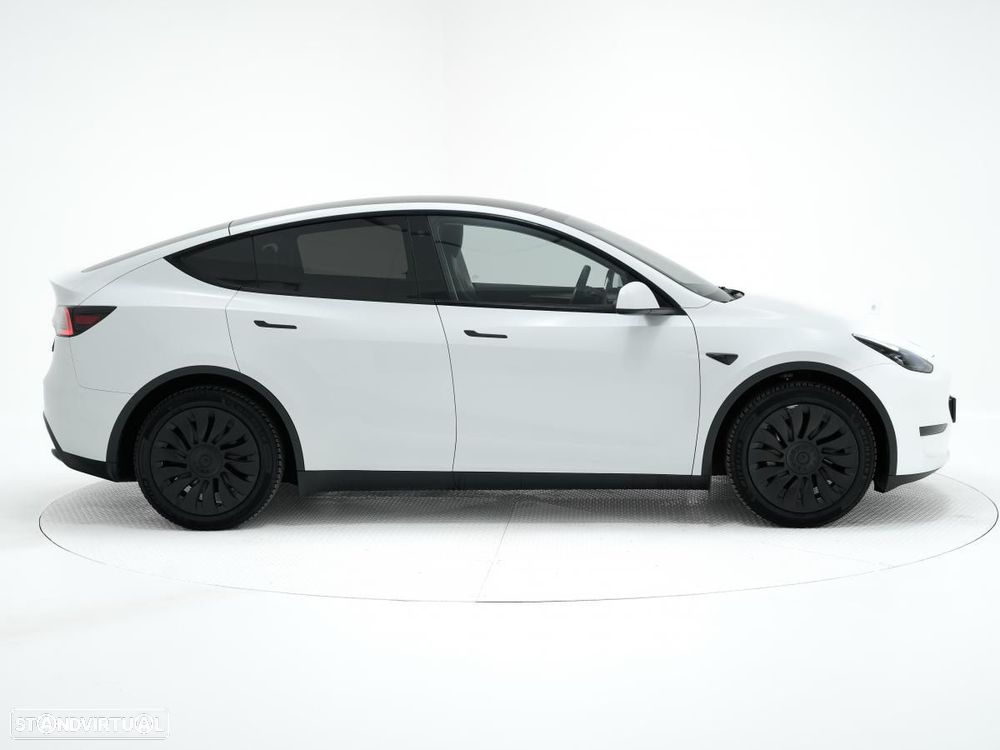 Tesla Model Y RWD - 2