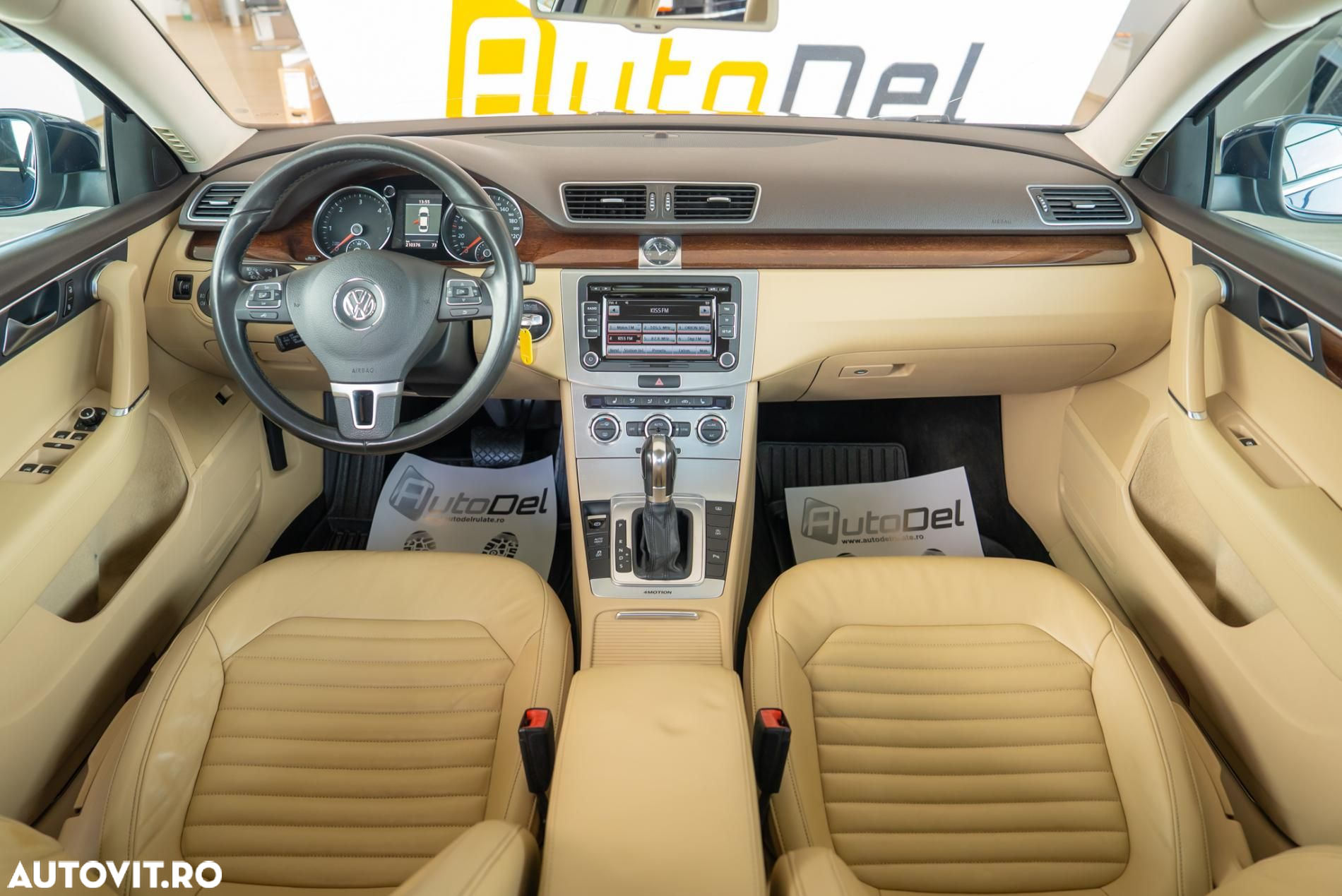 Volkswagen Passat - 12