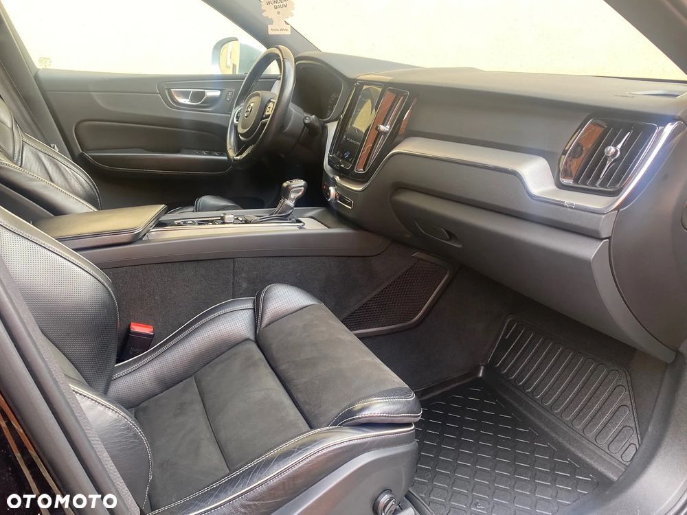 Volvo XC 60 D4 SCR AWD R-Design - 12