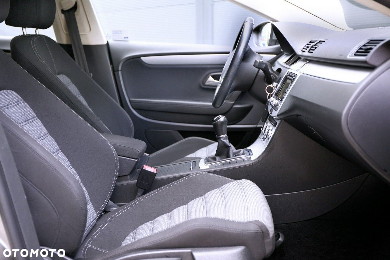 Volkswagen Passat CC - 13
