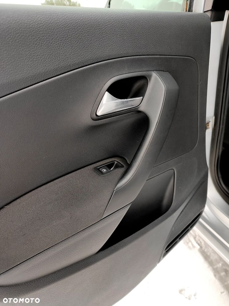 Volkswagen Polo 1.4 16V Trendline - 23