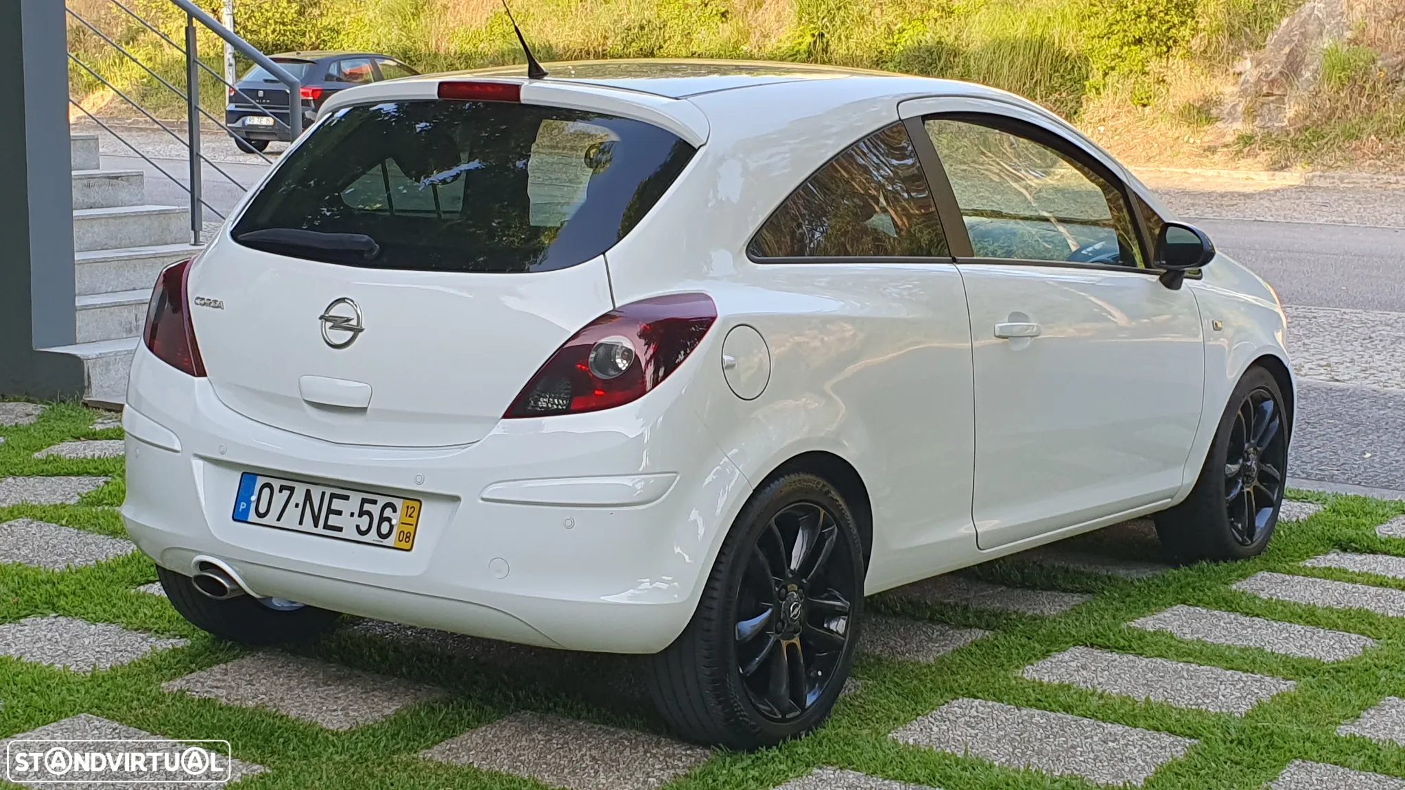 Opel Corsa 1.2 All White - 2
