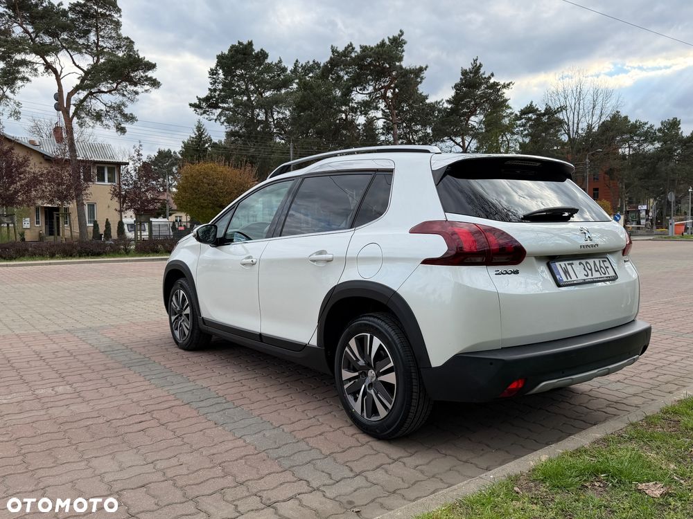 Peugeot 2008 1.2 Pure Tech Allure S&S EAT6 - 11