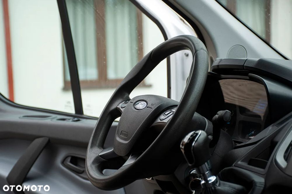 Ford TRANSIT CUSTOM - 26
