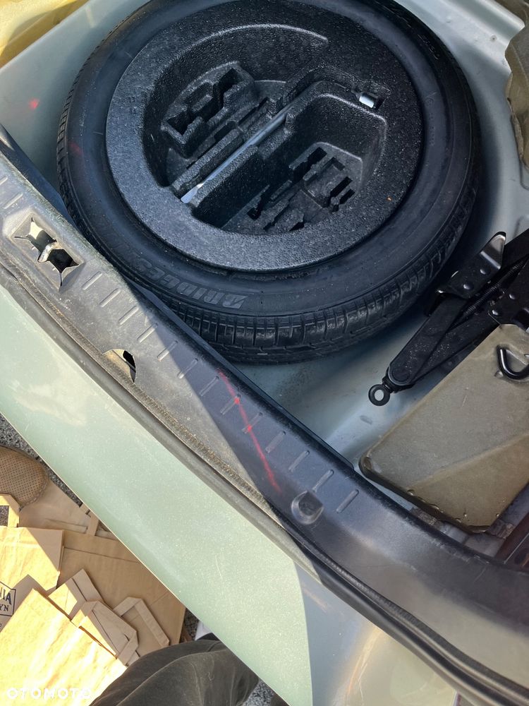 Toyota Avensis 2.0 VVT-i High - 14