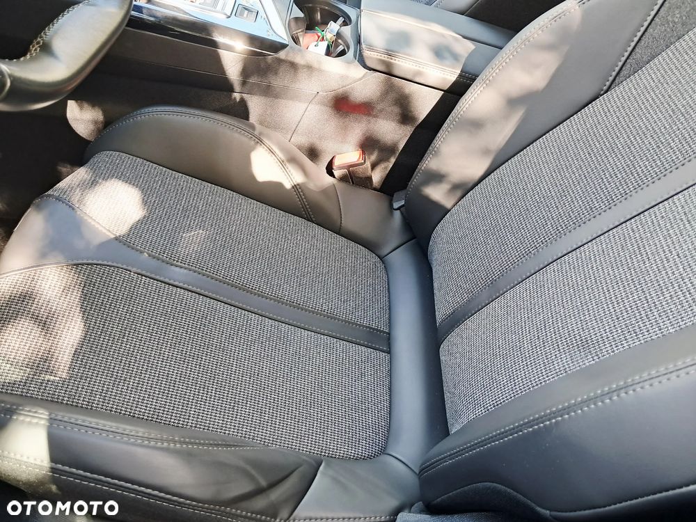 Peugeot 3008 1.2 PureTech GPF Allure S&S EAT8 - 16