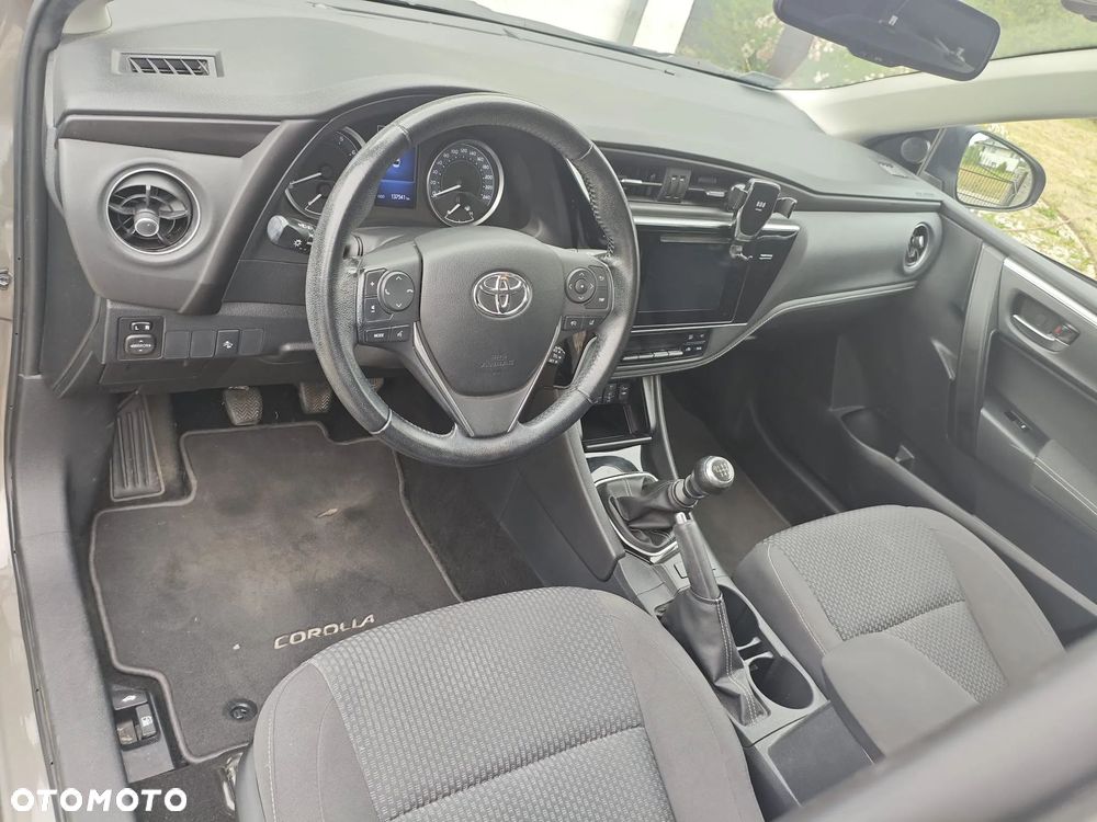 Toyota Corolla 1.6 Comfort - 5