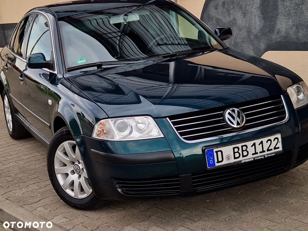 Volkswagen Passat - 1