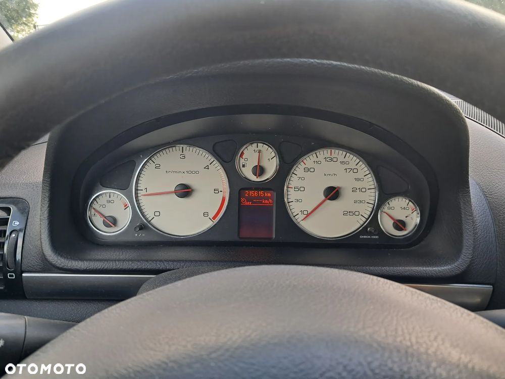 Peugeot 407 - 11