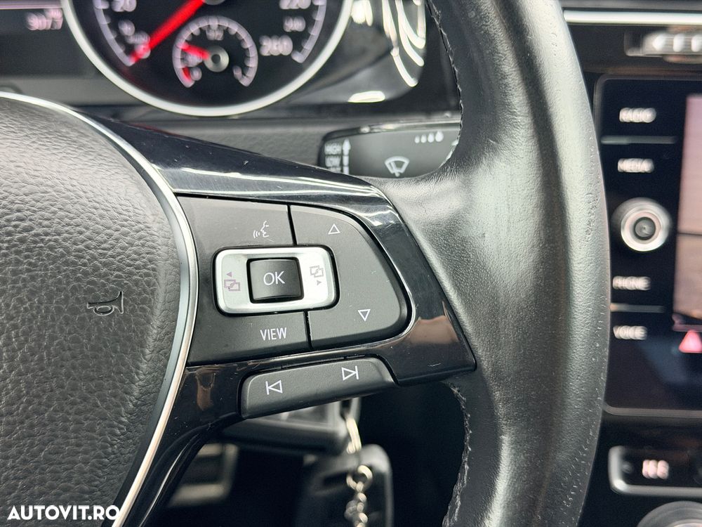 Volkswagen Golf Variant 1.6 TDI DSG Join - 25