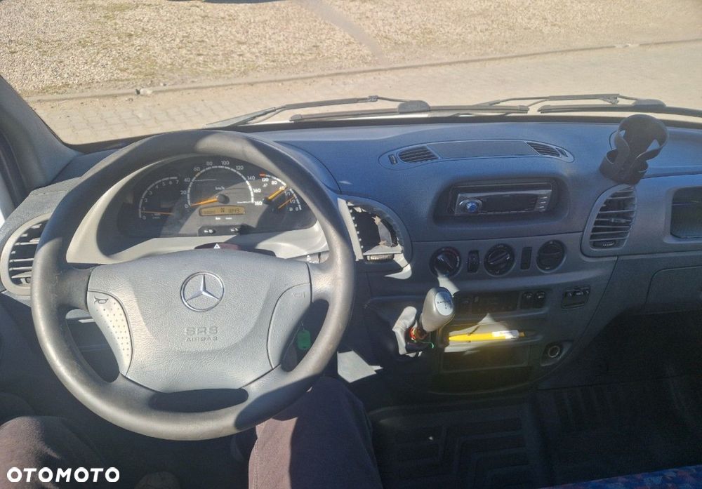 Mercedes-Benz SPRINTER - 11