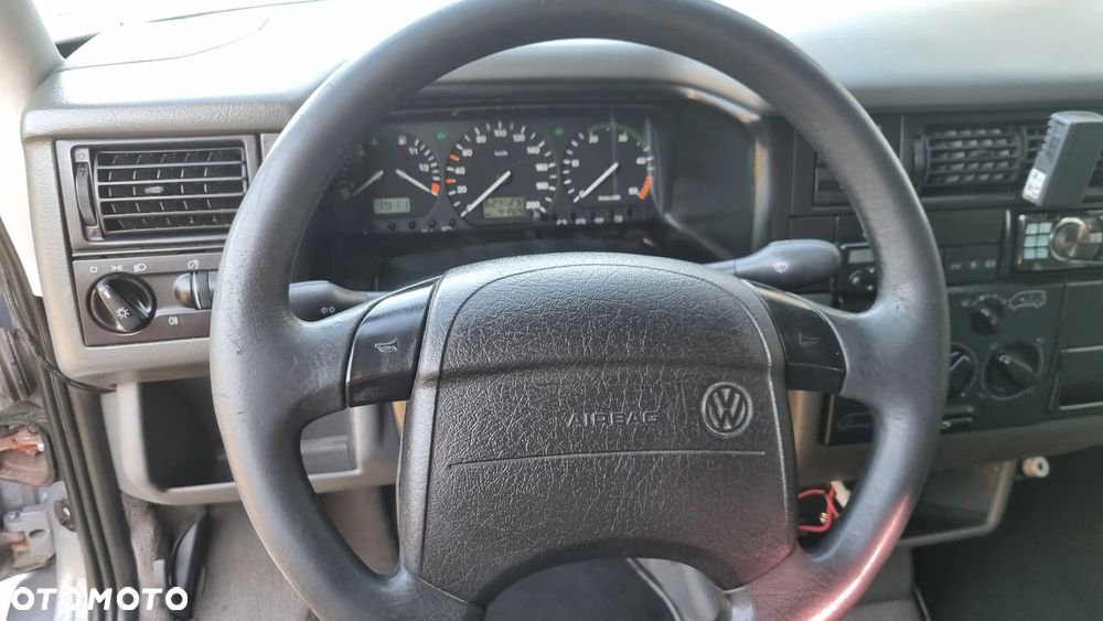 Volkswagen Multivan Standard - 8