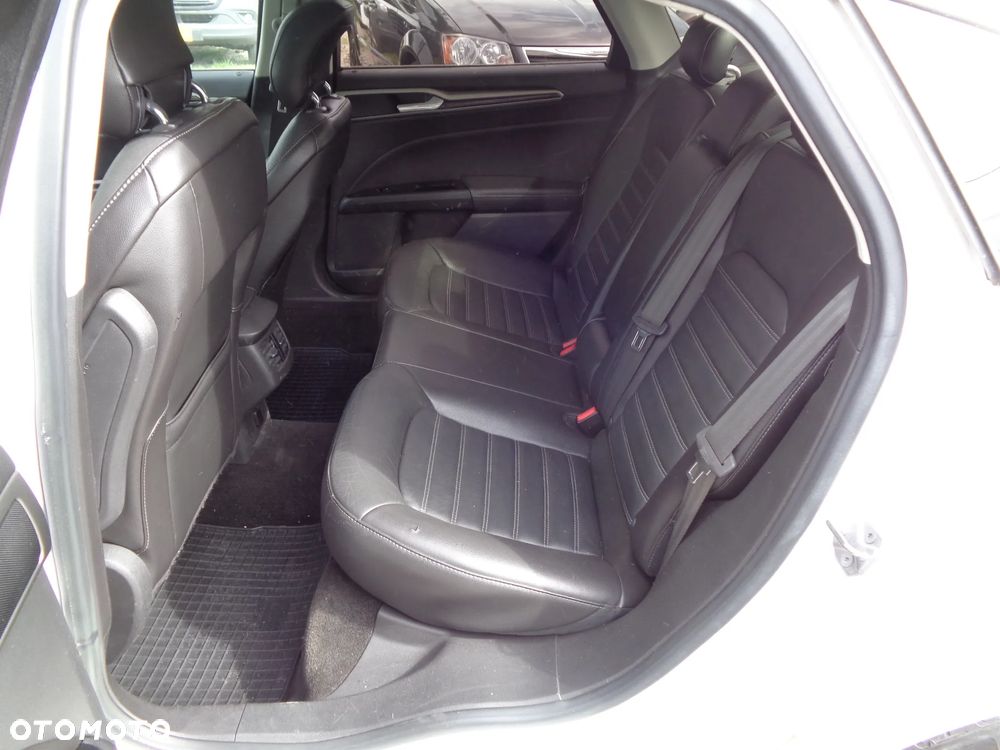 Ford Fusion 2.0 EcoBoost Titanium - 11