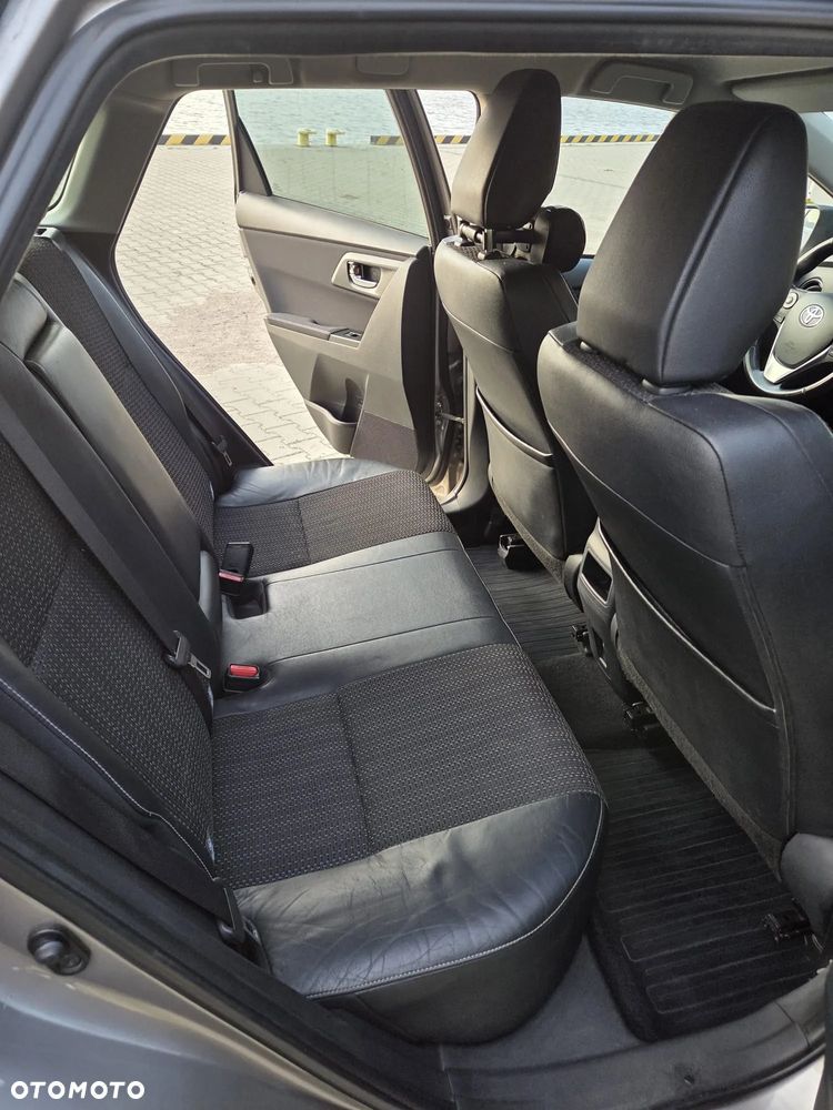 Toyota Auris 1.6 Prestige MS - 5