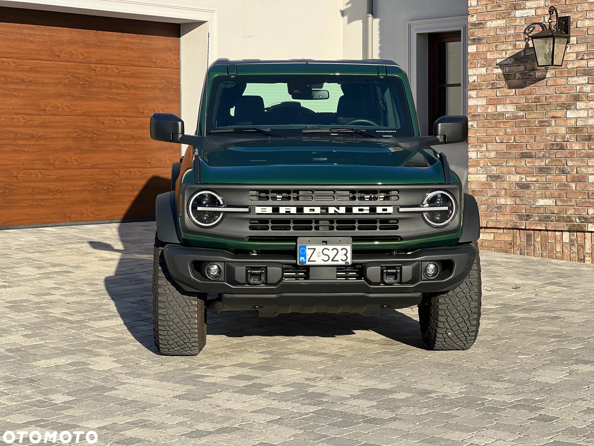 Ford Bronco - 3