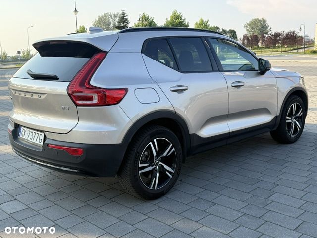 Volvo XC 40 B3 Plus Dark - 3