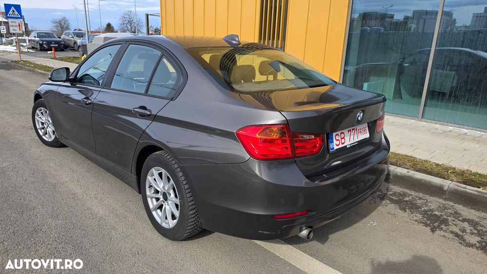 BMW Seria 3 318d - 3
