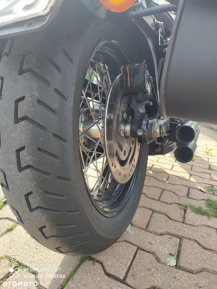 Harley-Davidson Dyna Street Bob - 12