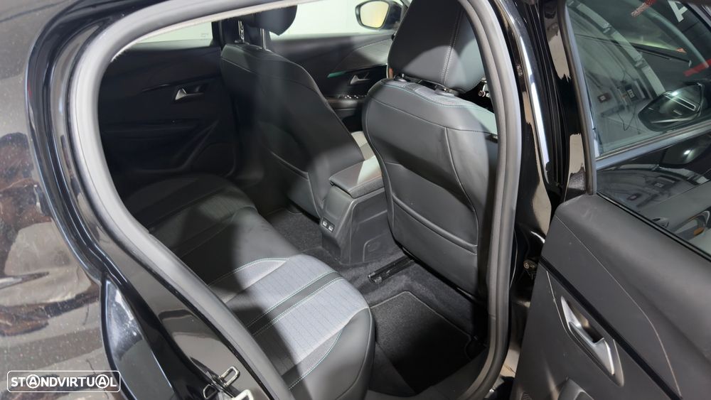 Peugeot e-208 Allure - 14