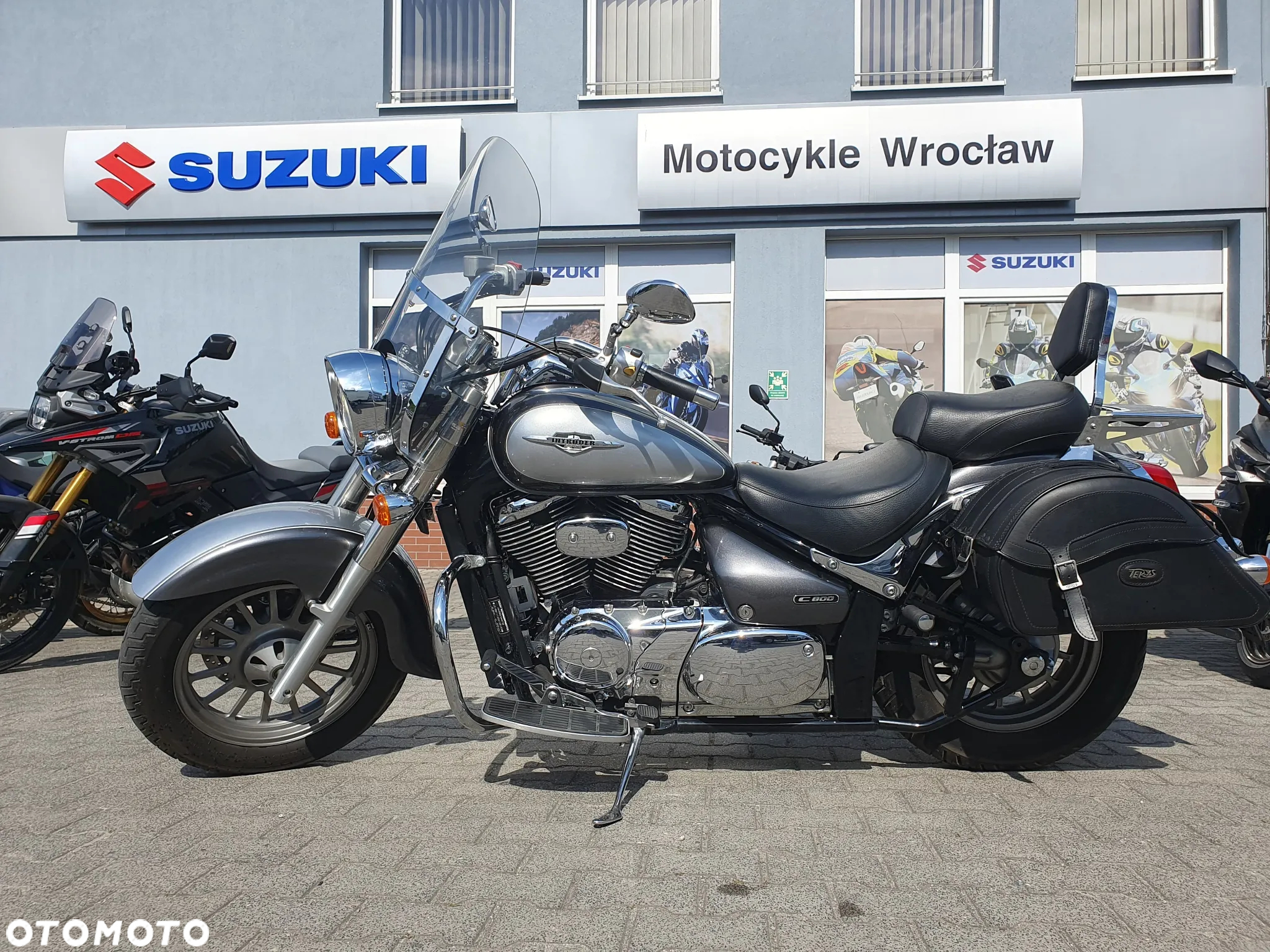 Suzuki Intruder - 3