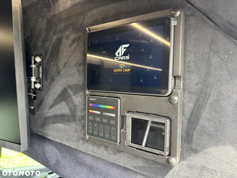 Mercedes-Benz Sprinter - 24