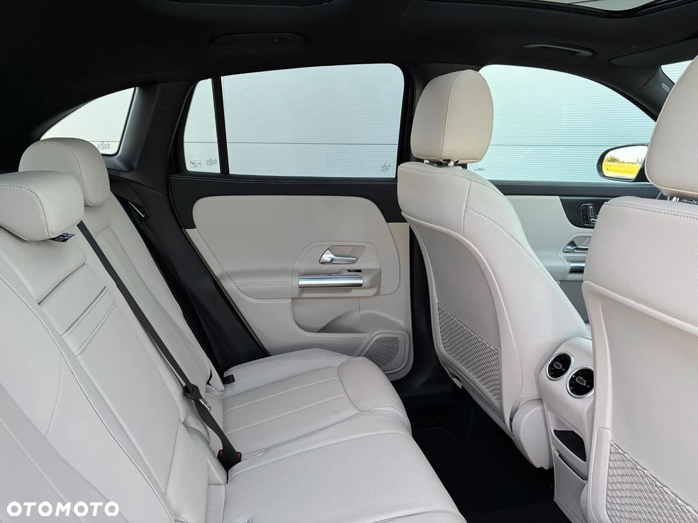 Mercedes-Benz GLA 250 e PHEV 8G-DCT - 6