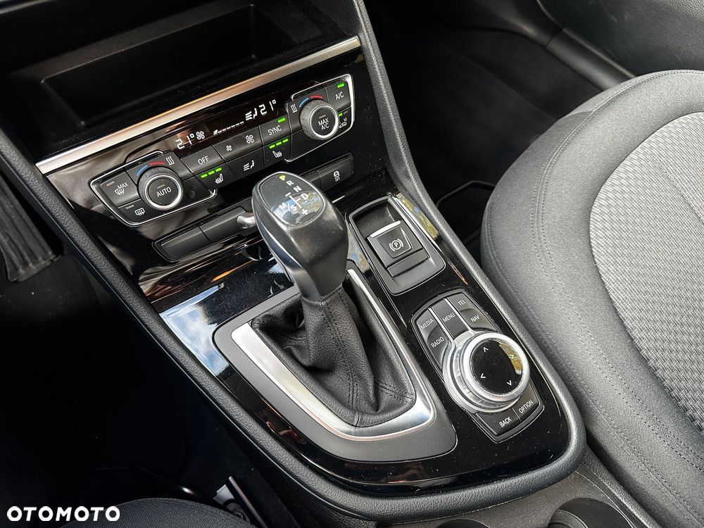 BMW Seria 2 218i - 21