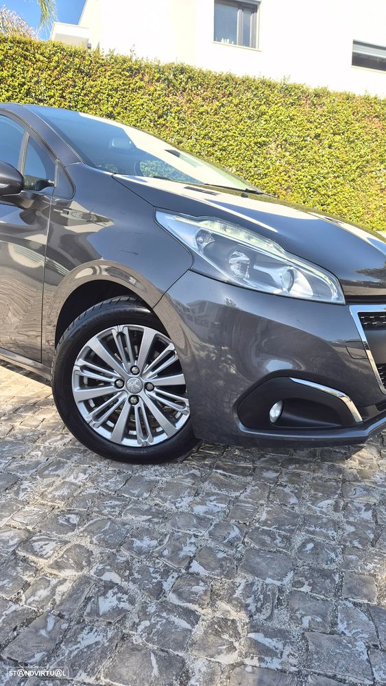 Peugeot 208 1.2 PureTech Signature - 3