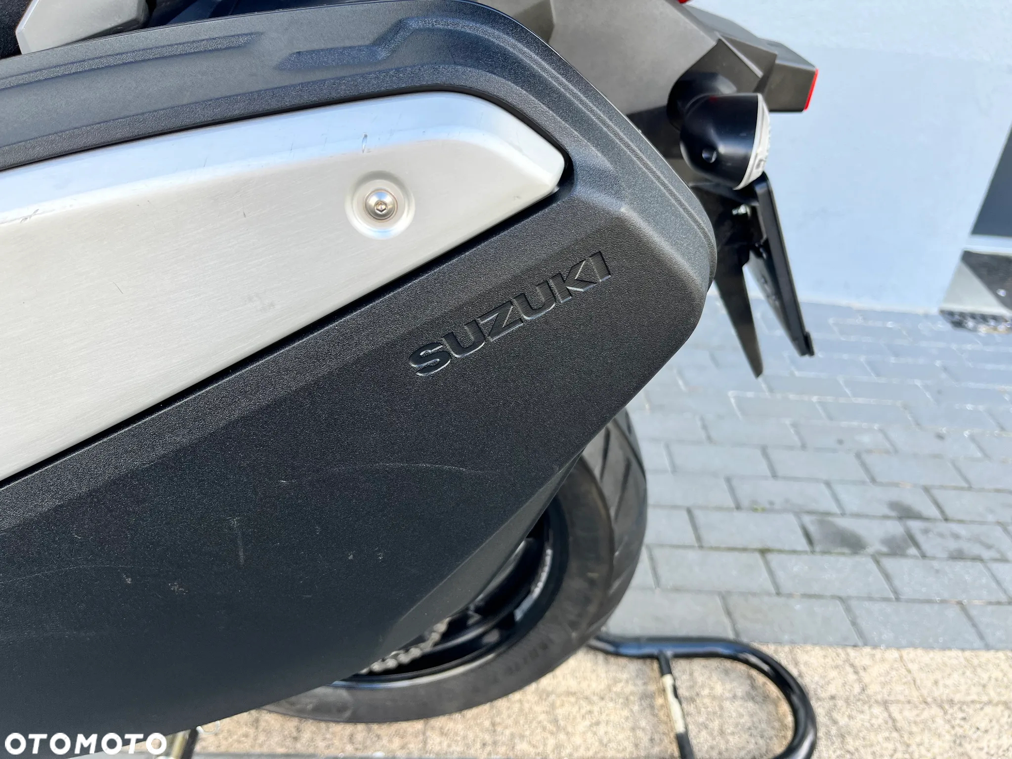 Suzuki V-STROM - 16