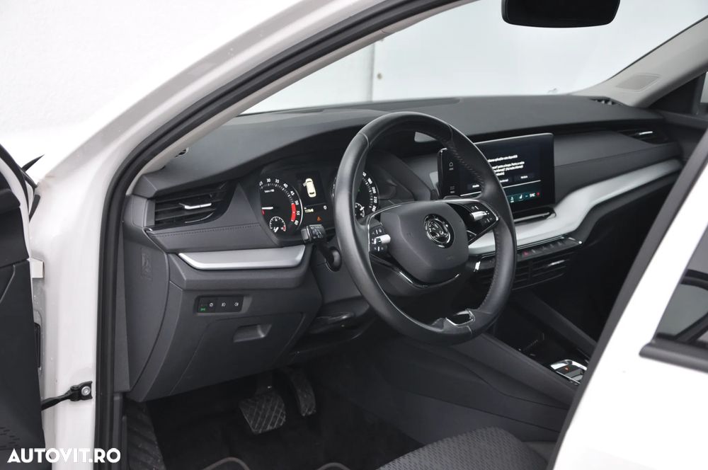 Skoda Octavia Combi 2.0 TDI (Green tec) DSG Style - 13