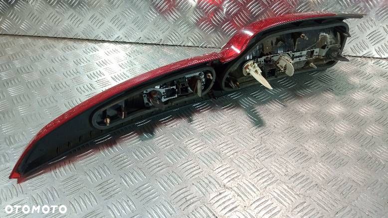 LAMPA LEWA TYLNA VOLVO V70 - 2