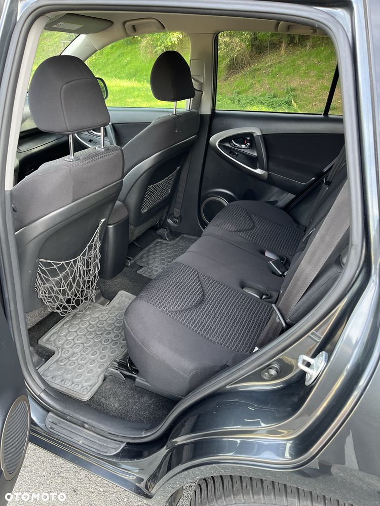 Toyota RAV4 - 6