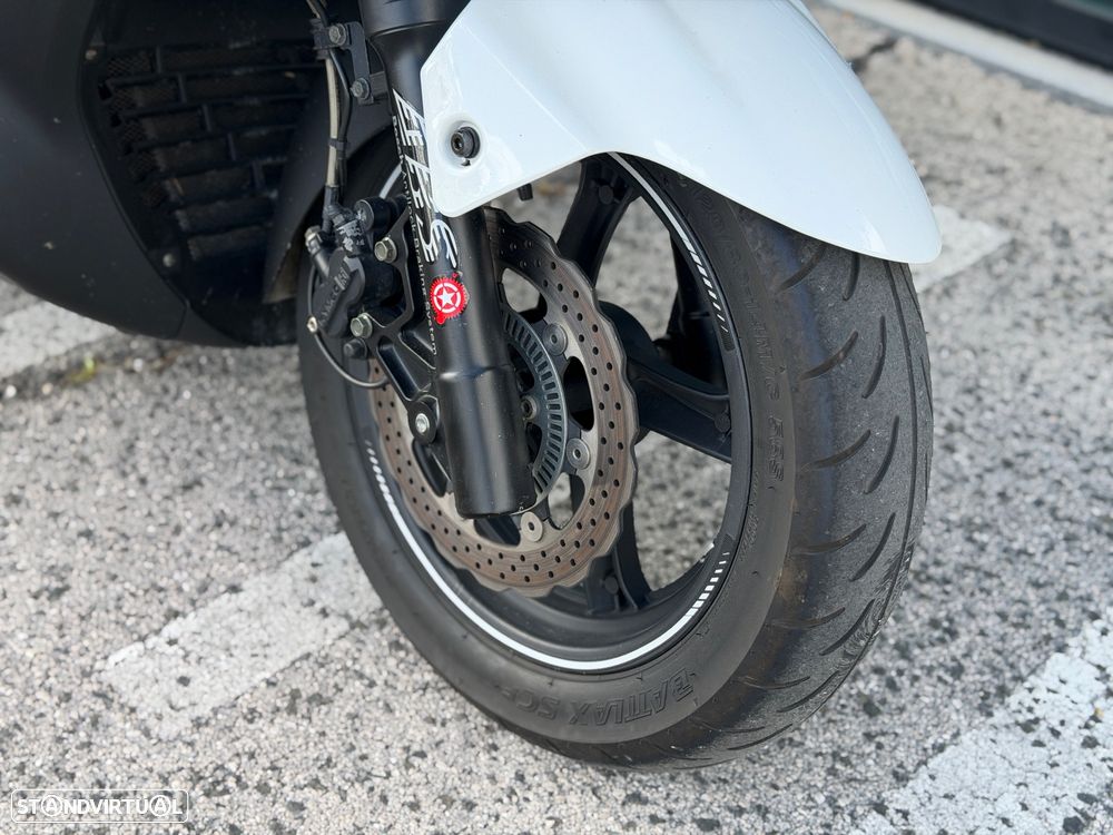 Kymco Downtown 300 I ABS - 10