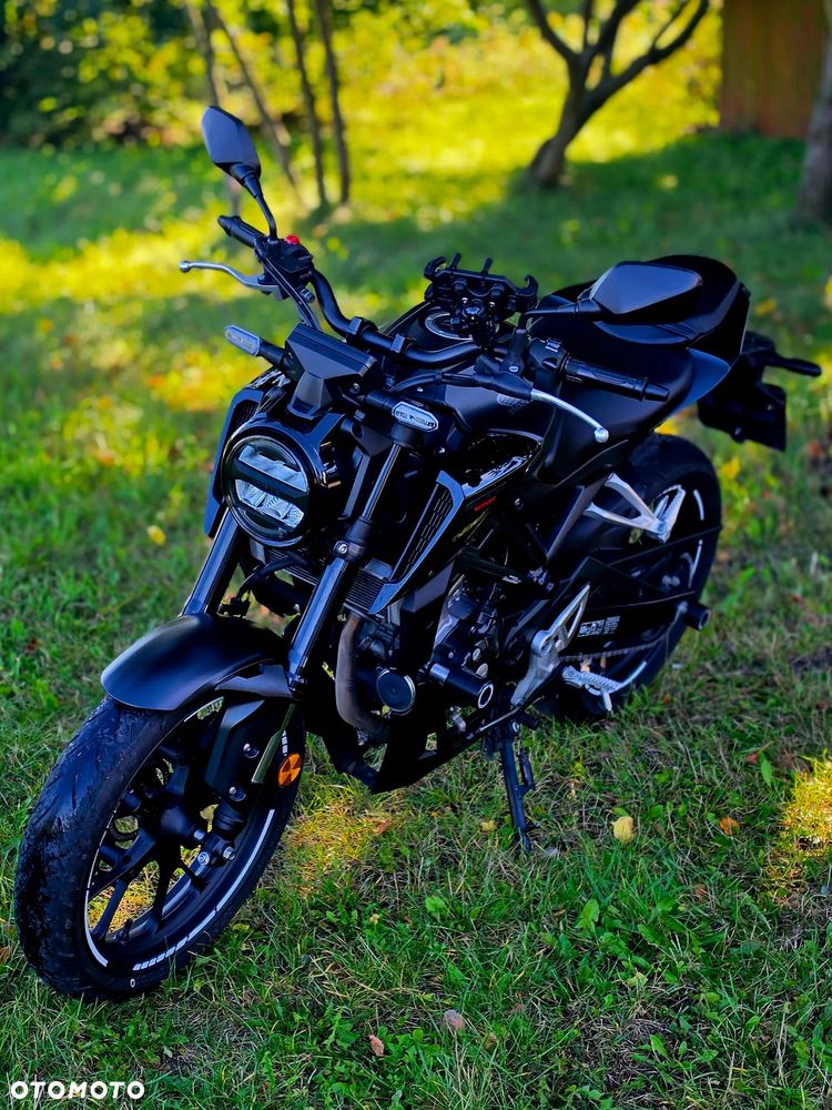 Honda CB - 1