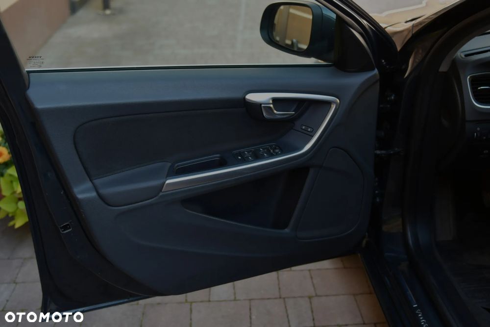 Volvo S60 D3 Momentum - 21
