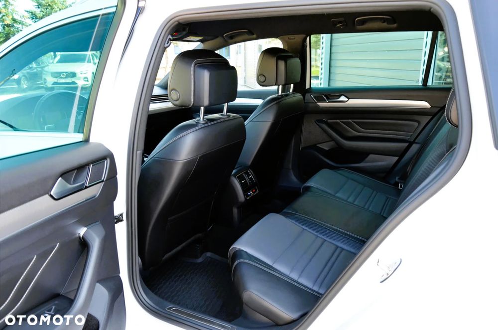 Volkswagen Passat Variant ver-variant-2-0-tdi-scr-dsg-4motion-elegance - 15