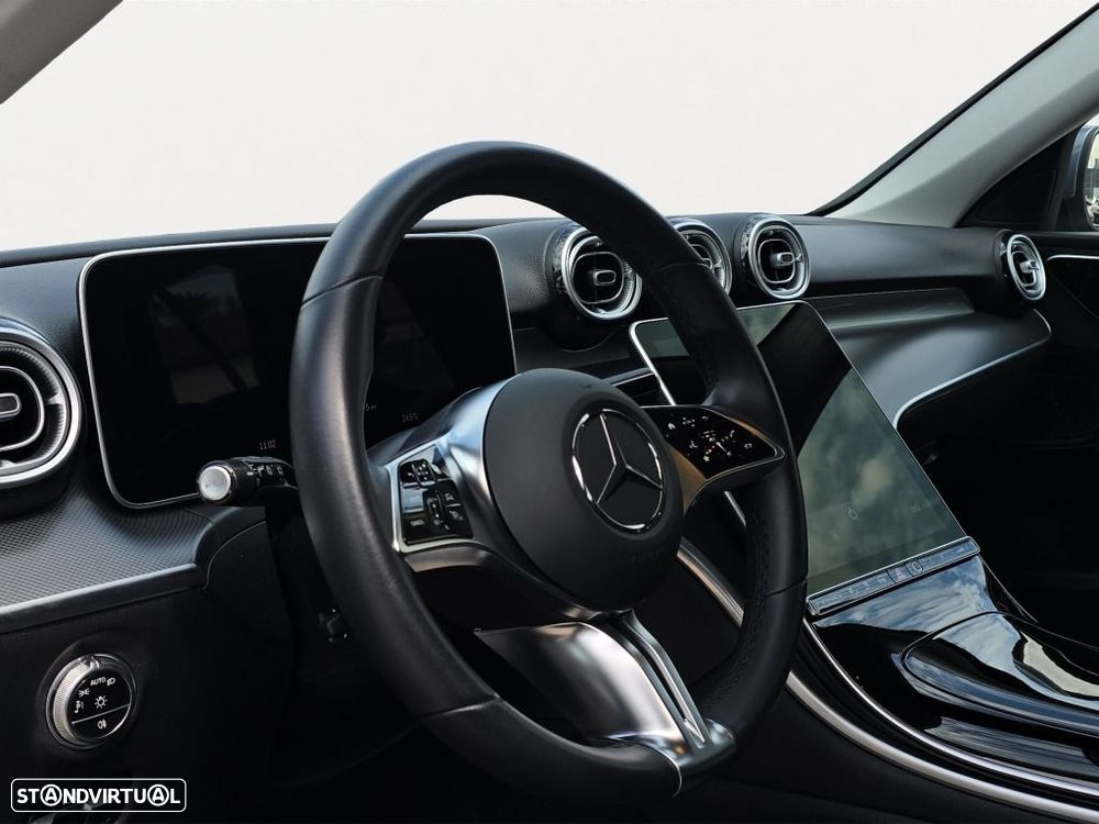 Mercedes-Benz C 300 — fotografia 10