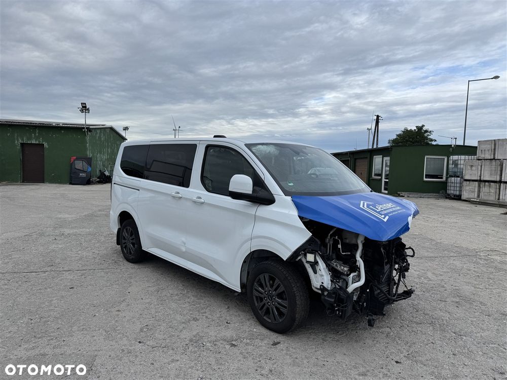 Ford Tourneo Custom - 4
