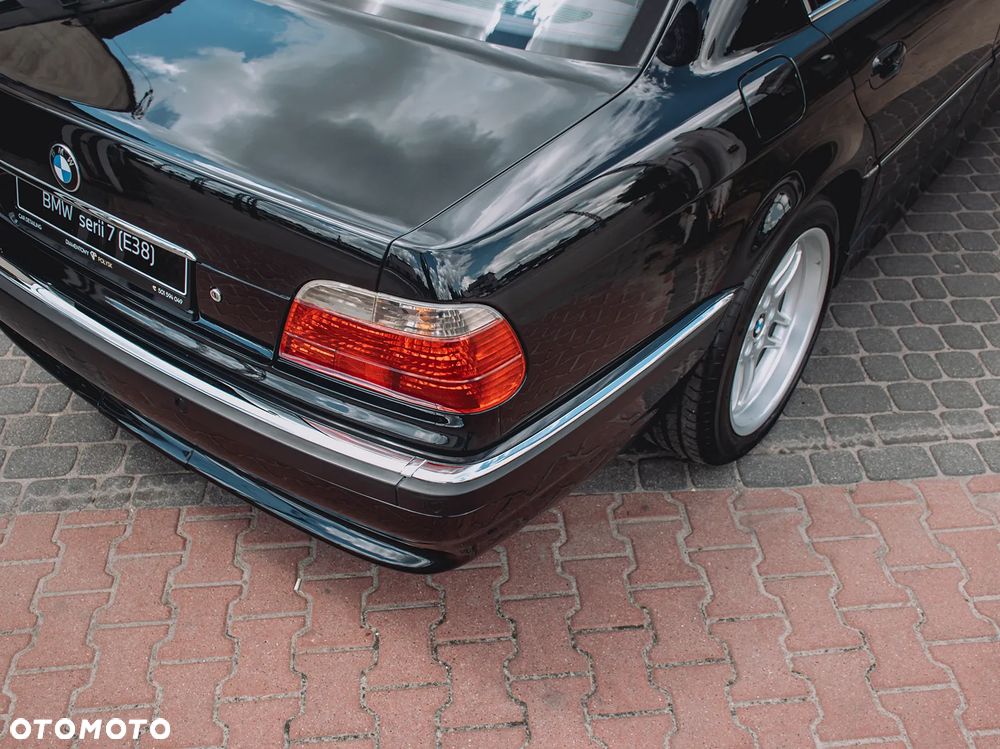 BMW Seria 7 - 18