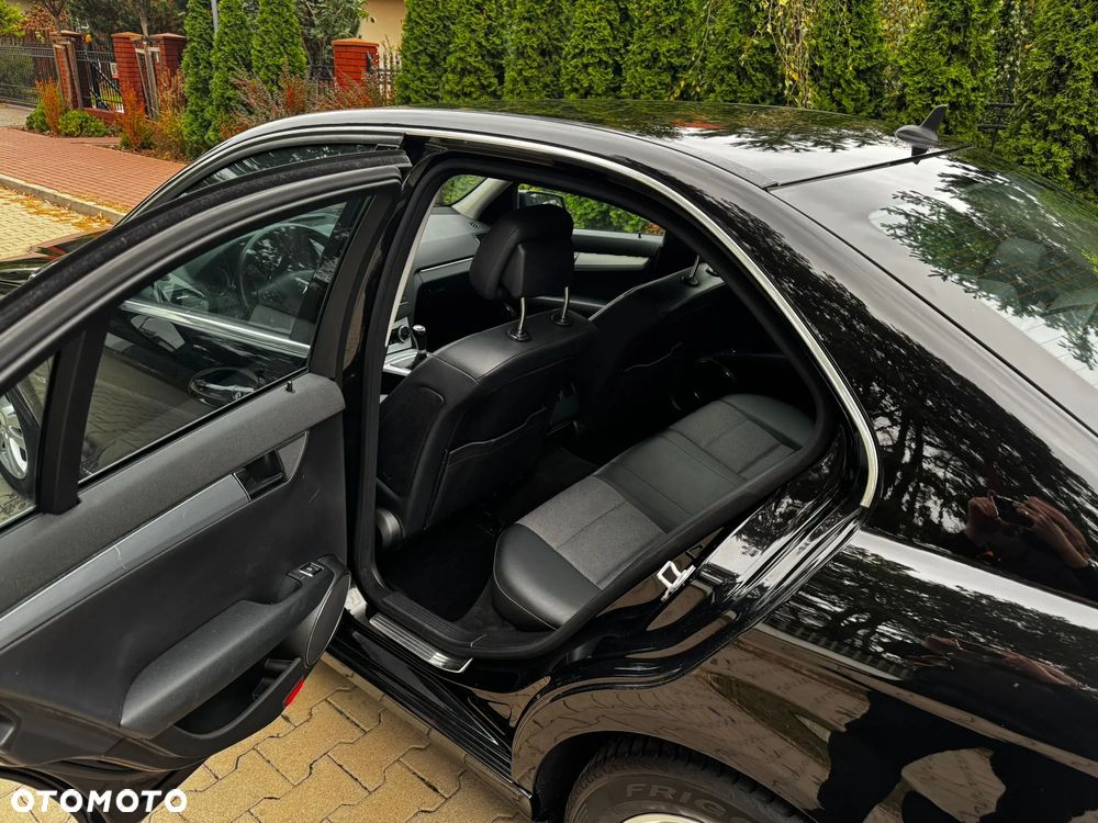 Mercedes-Benz Klasa C 180 Kompressor BlueEFFICIENCY Avantgarde - 6