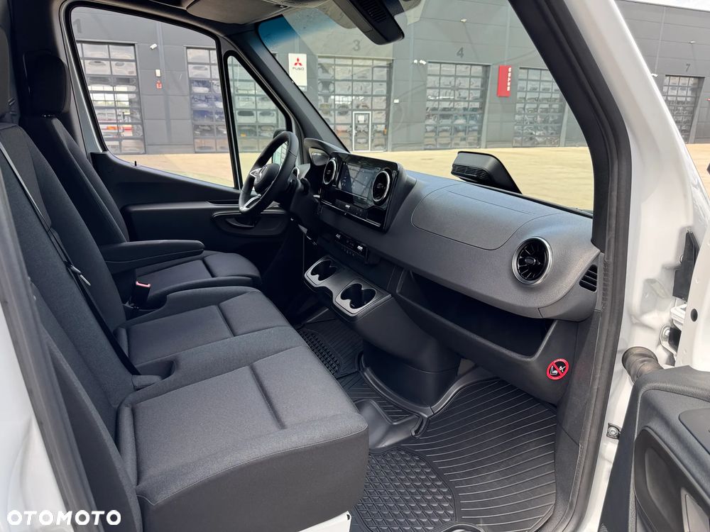 Mercedes-Benz Sprinter - 18