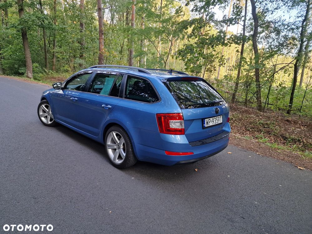 Skoda Octavia 2.0 TDI DSG Sportline - 4