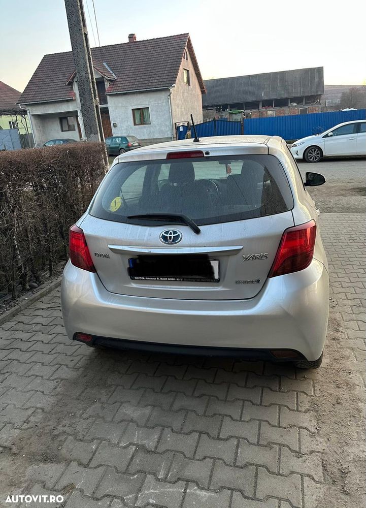 Toyota Yaris - 4