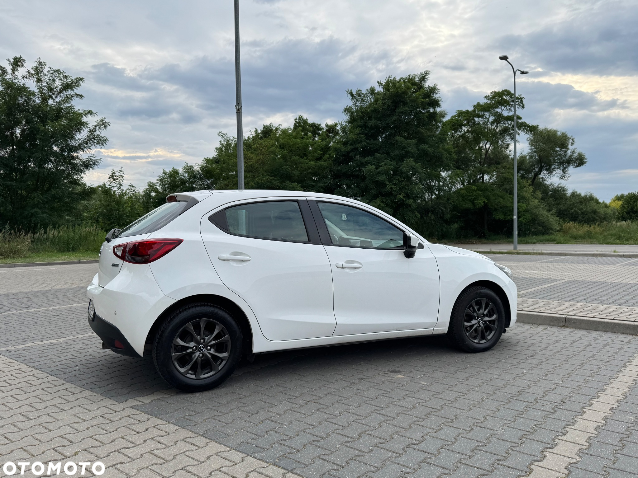 Mazda 2 - 5