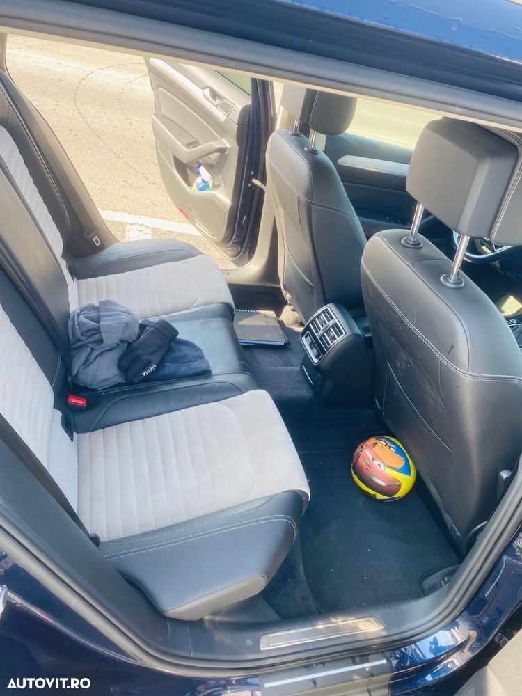 Volkswagen Passat Variant 2.0 TDI DSG 4Motion Highline - 6